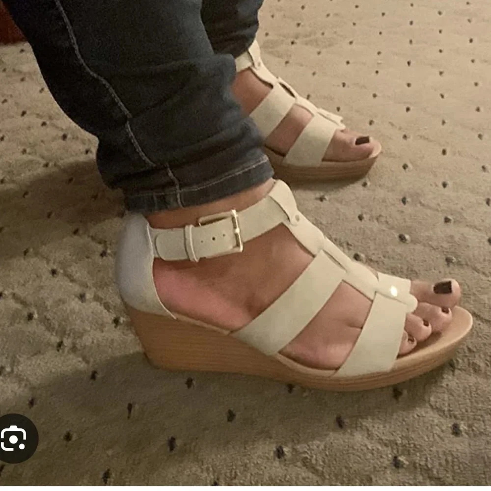 New Dr. Scholl's Barton-Wedge Sandals